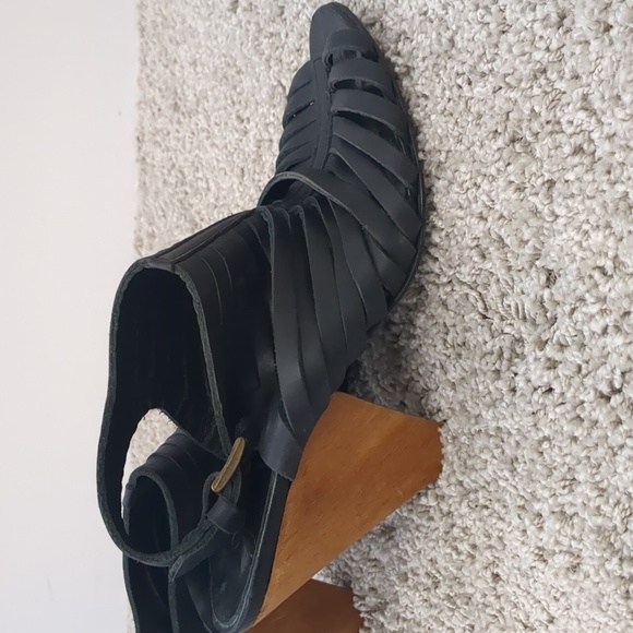 JOIE Leather Sandals - Picture 4 of 7